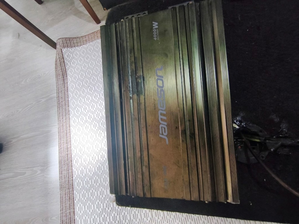 JBL 30cm bass ve JAMESON amfi bilgiler açıklamada. - 4