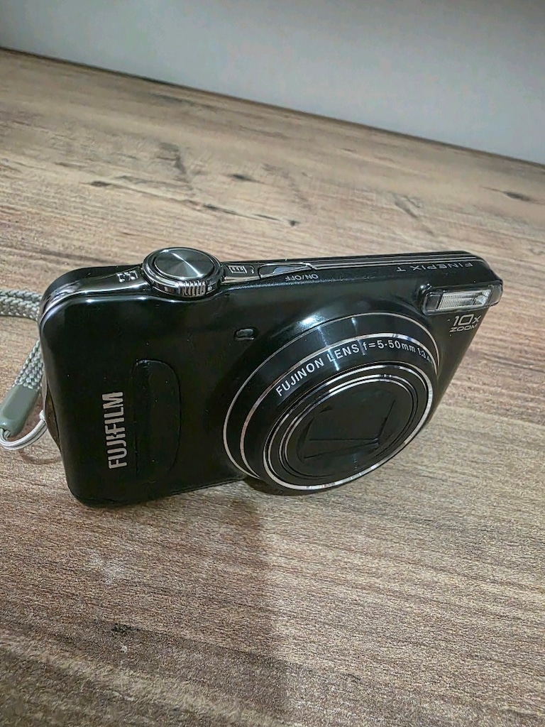 Fujifilm FinePix T200 - 9