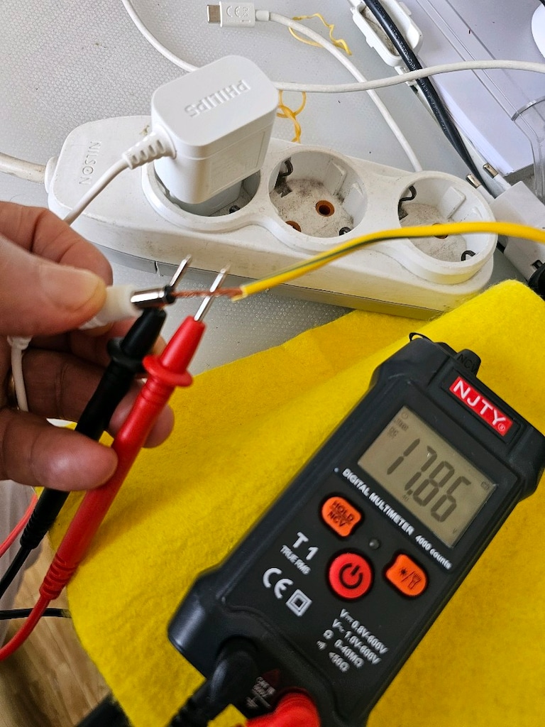 Philips lazer ve epilasyon şarjı.15v=5.4w - 2