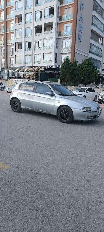 Alfa Romeo 147 - 4