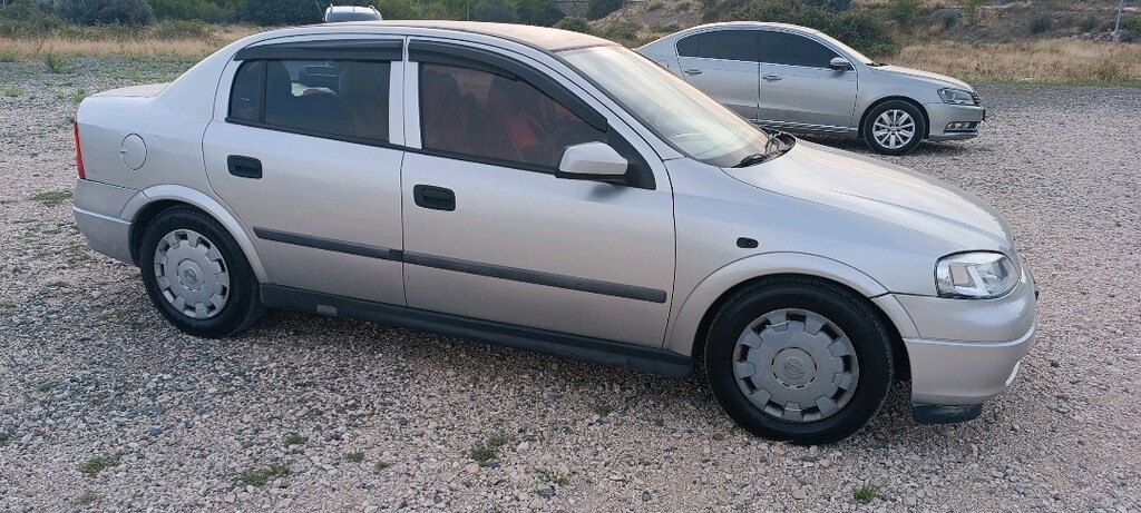 Memurdan Opel Astra 1.4 - 2