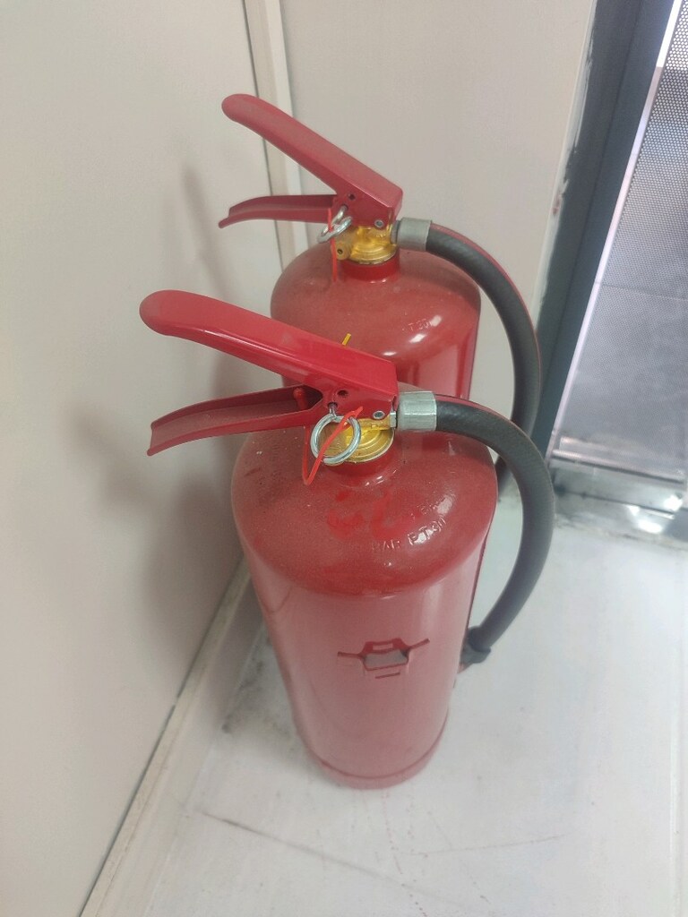 2 adet 6 kg yangın söndürme tüpü - 2