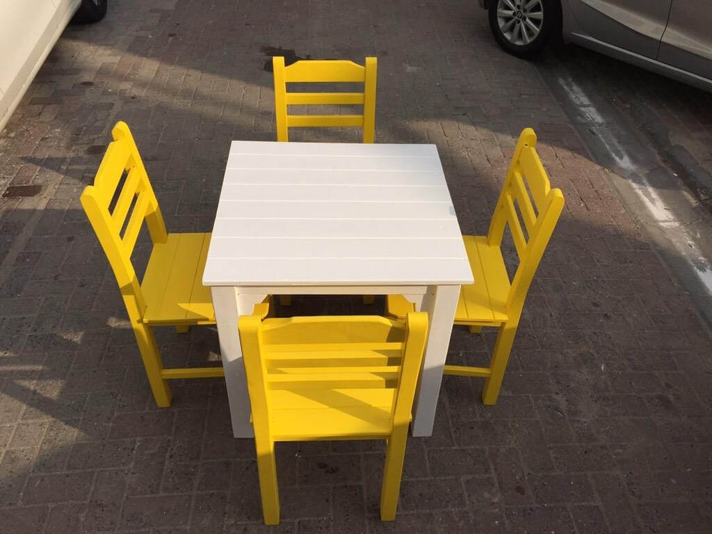 Renkli sandalye sarı 4 lü takım beyaz masa imalat - 3