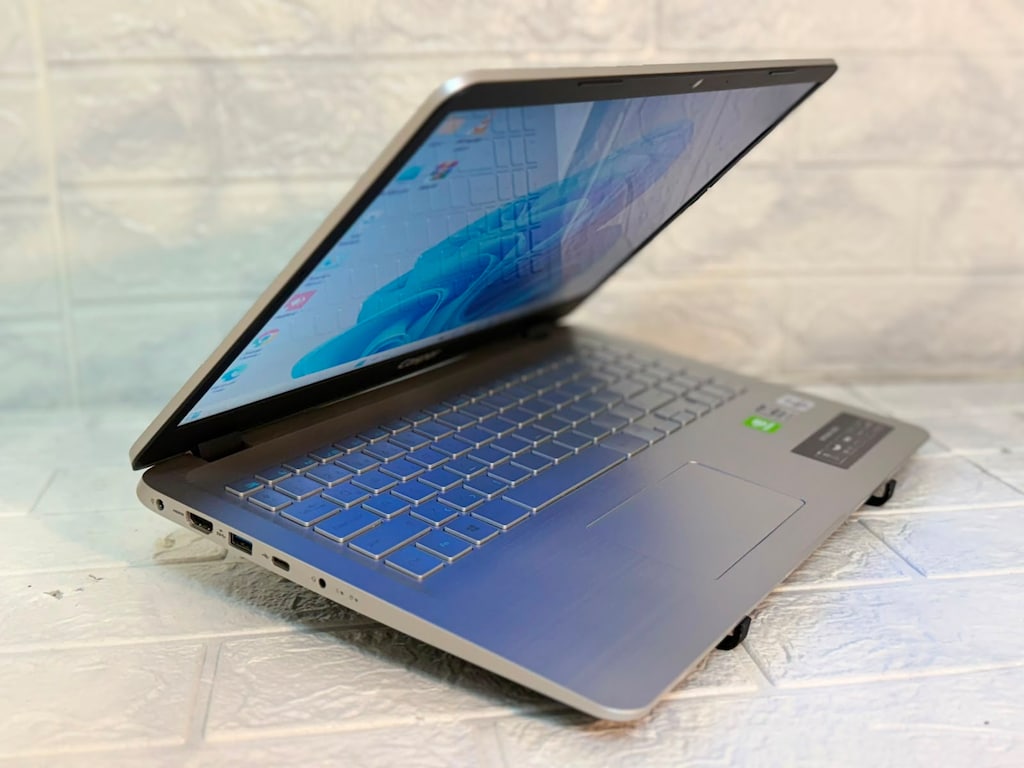 CASPER NİRVANA S500 İ5 1021u İşl. - MX230 Nvidia 2 gb - 8 gb DDR4 Ram - 3