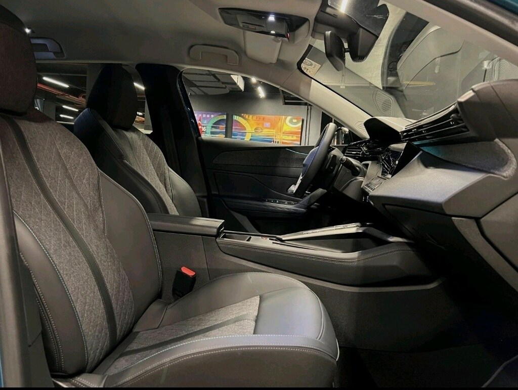 Peugeot 408 - 10