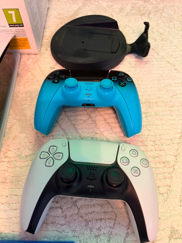 PS5 SLİM 1 TB 2 KOL 4 OYUN TR CİHAZ KUTU FATURALI SIFIRDAN FARKSIZ - 3
