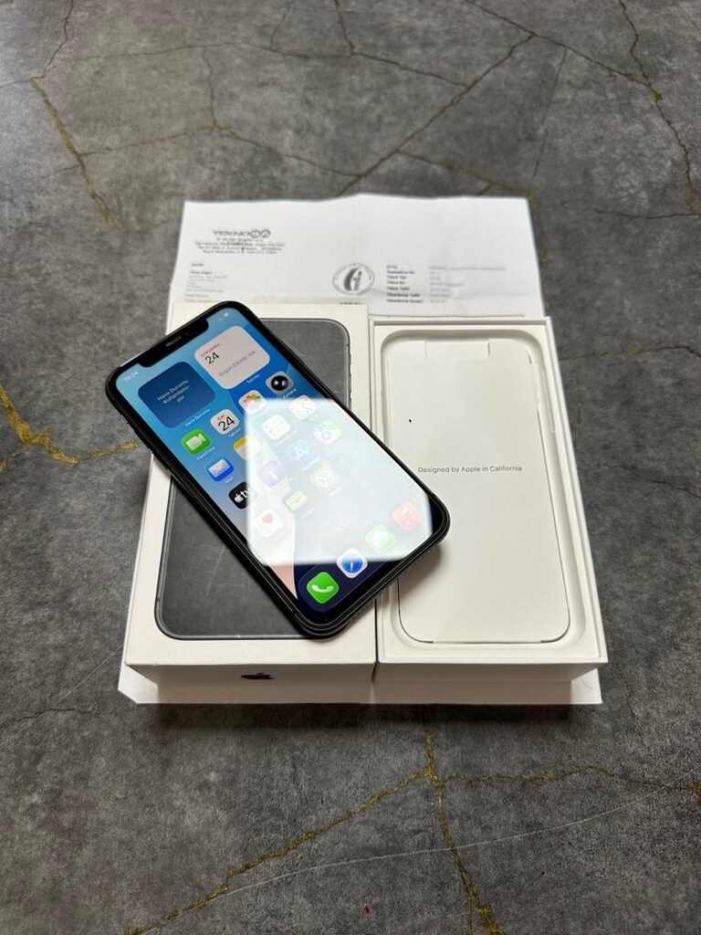 iPhone 11 yurtiçi kutulu faturalı hatasız tertemiz işlemsiz - 8