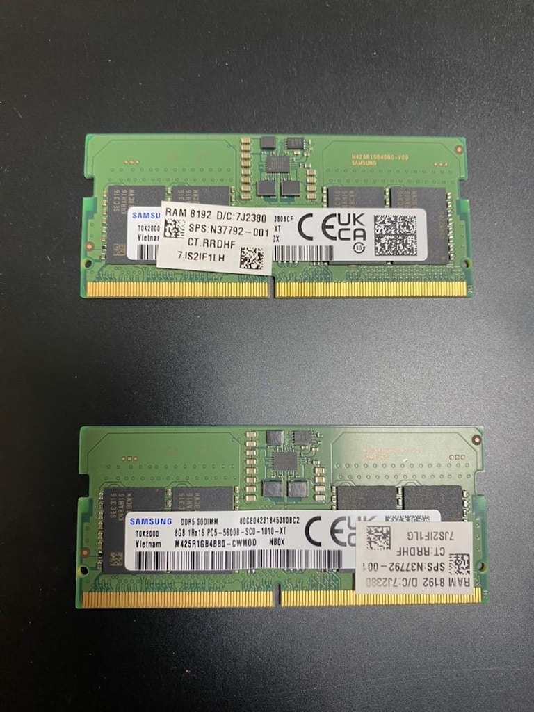 SAMSUNG 16 GB DDR5 - 2