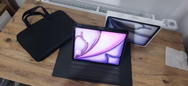 APPLE TÜRKİYE GARANTİLİ APPLE İPAD AİR M2 13 İnch Şarj Sayısı 23