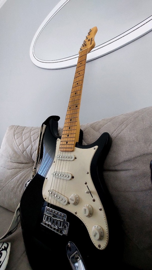 Behringer Elektro Gitar + Ibanez IBZ10G-U 10W Amfi + Aksesuarlar - 3