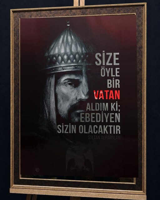 Sultan Alparslan Vatan Sözü 50×70 Camlı Çerçeveli Tablo