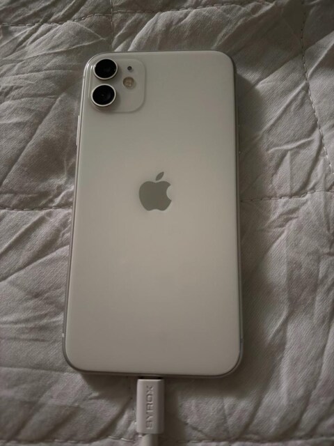 128 iPhone 11