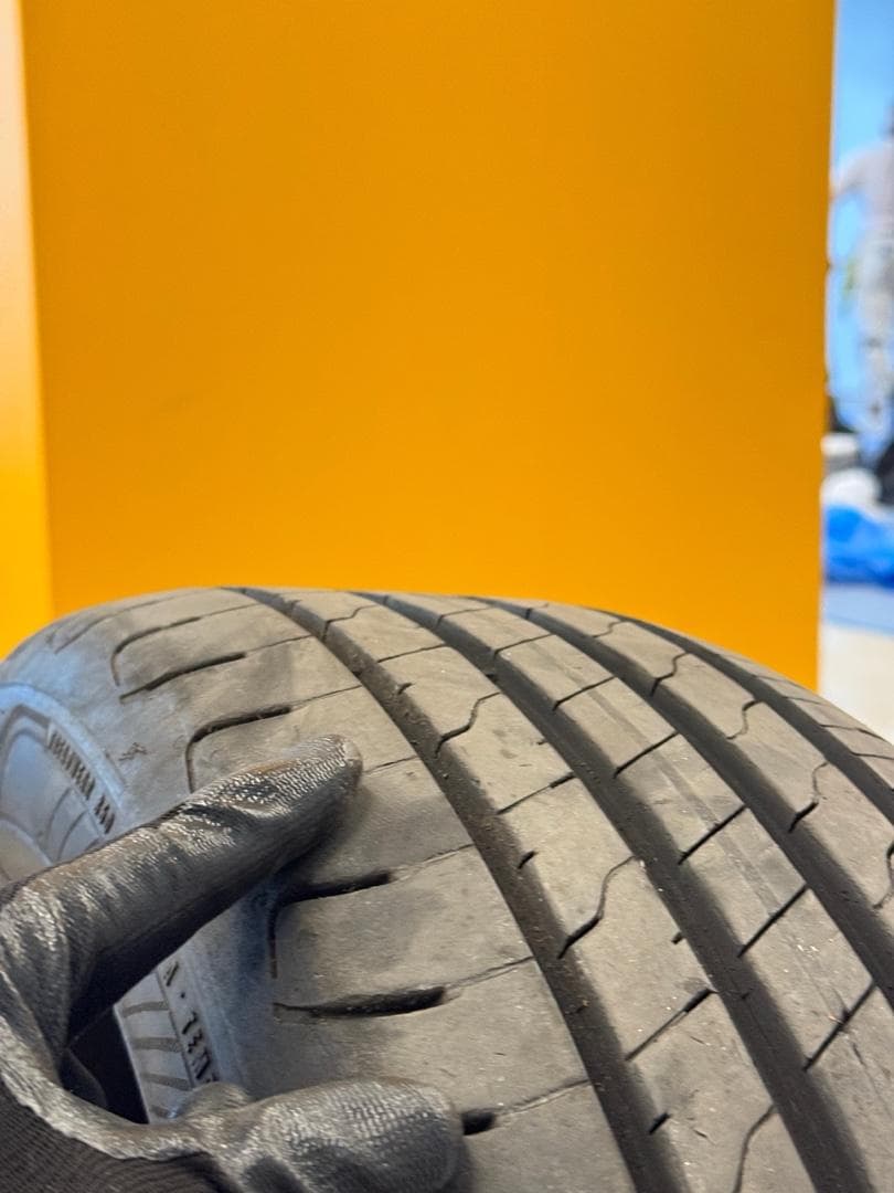 GOODYEAR 205 55 17 R - 4