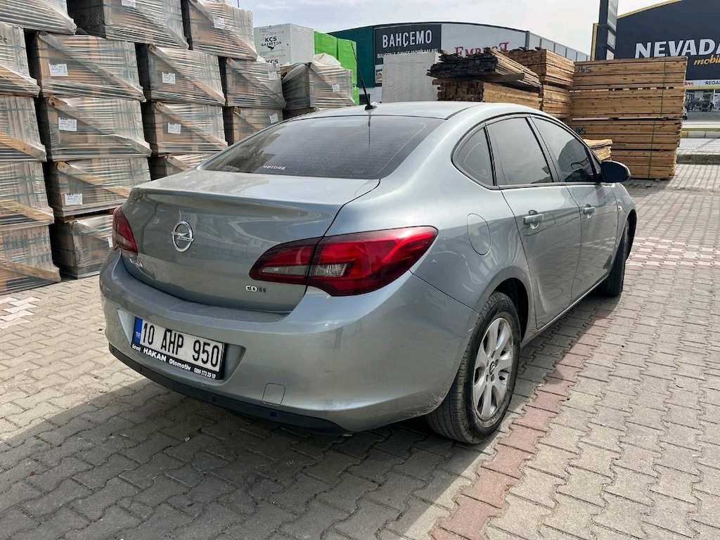 opel astra 2015 model 1.6 diesel edition - 2