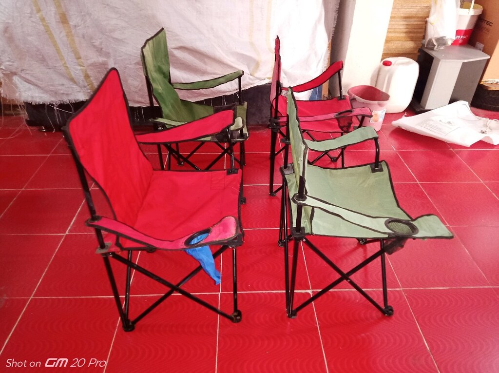 2. el katlanır 4 sandalye 1 masa kiliflariyla beraber 2450 tl - 15