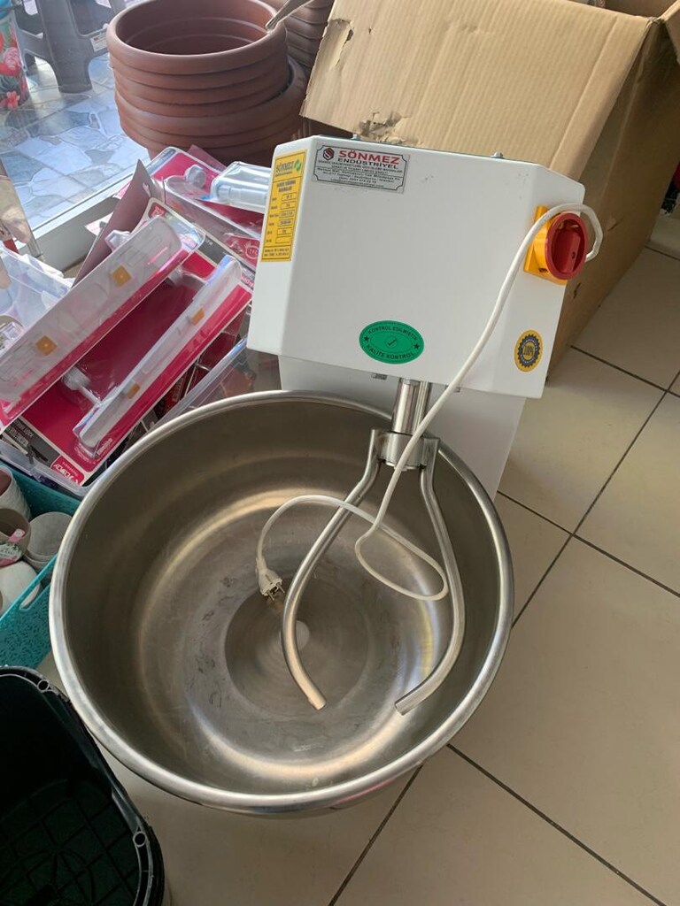 YENİ Hamur yoğurma makinası 25kg - 3