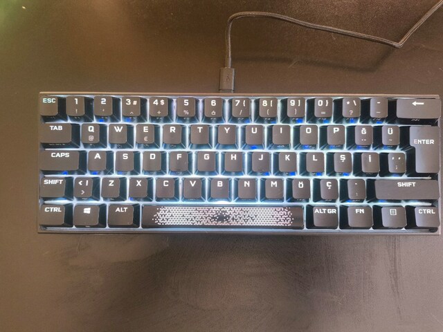 Corsair K65 RGB Mini klavye