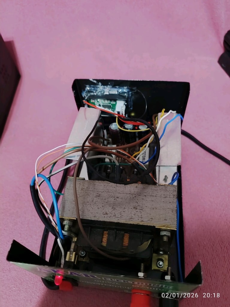 ayarlı4.5 12volt 5 amper göstergeli adaptör - 4