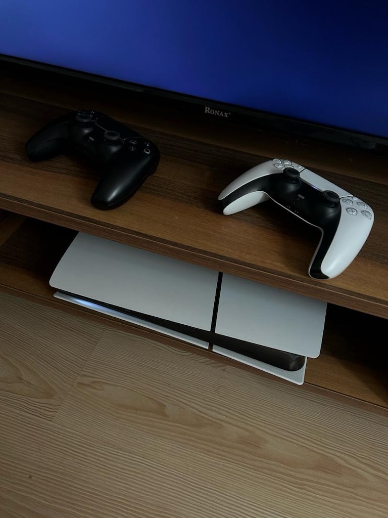 Playstation 5 slim 1tb - 4
