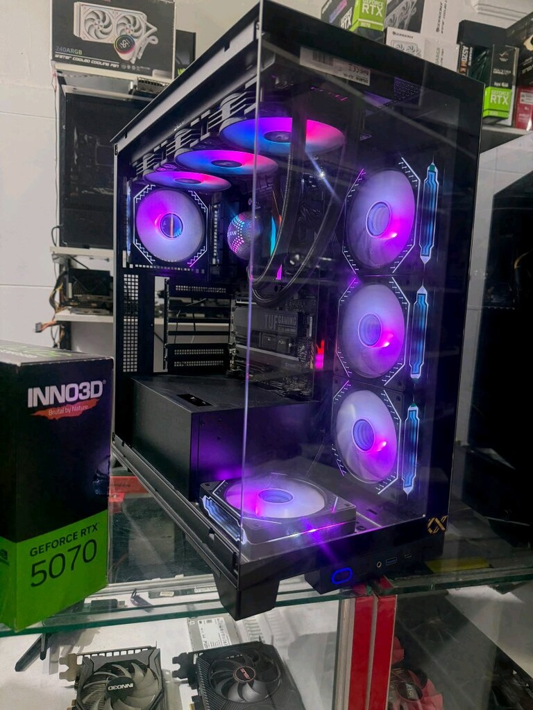 RYZEN 9 7950X3D / RTX 5070 / 32 GB / 2 TB T700 GEN5 - 3