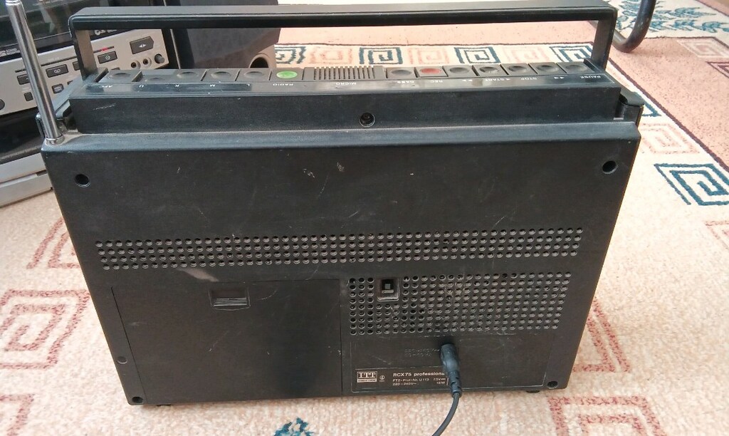 İTT marka radyolu kasetçalarlı vintage teyp - 4