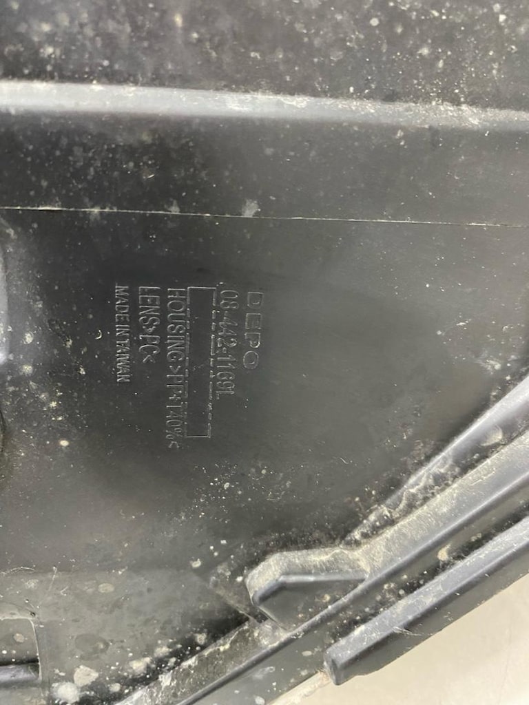 Opel Corsa makyajlı far depo - 2