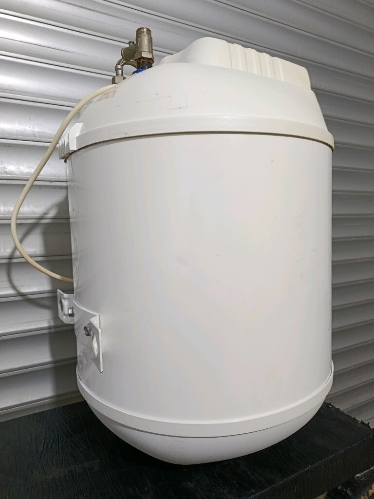 Vestel 60 Litre Termosifon Yepyeni Sadece 1 sene kullanıldı. - 2