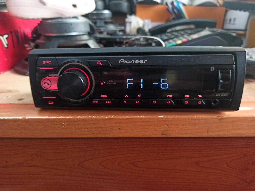 Sıfır ayarında Pioneer oto teyp USB AUX RADYO BULUTUT tek anfi çıkışli - 2