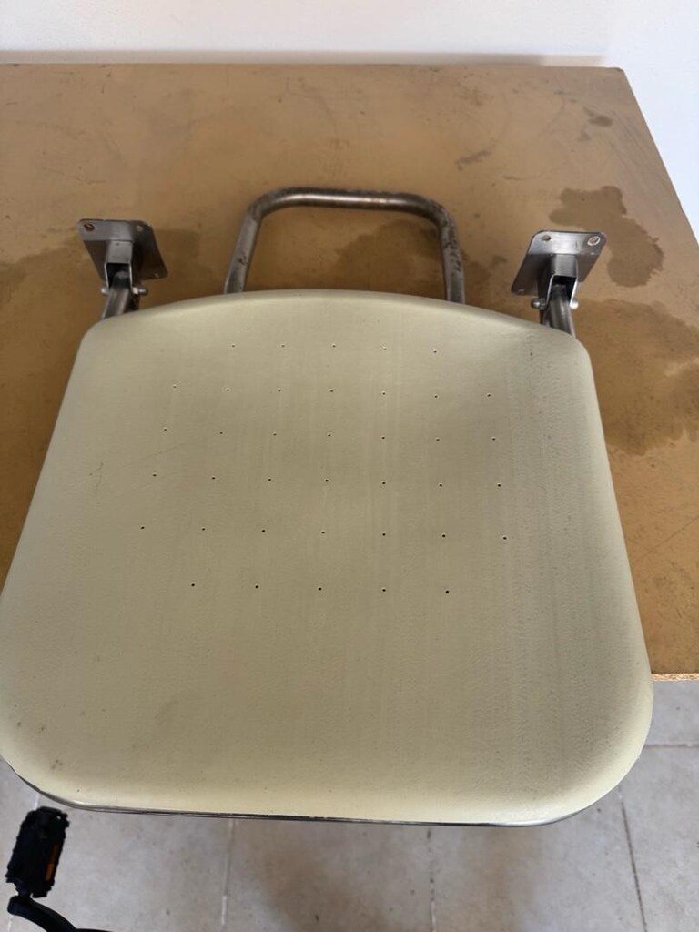 plastik oturaklı metal sandelye - 2