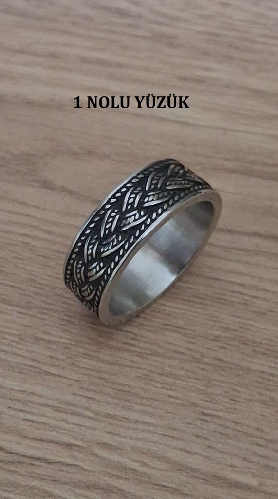YÜZÜKLERİN HEPSİ 300 TL