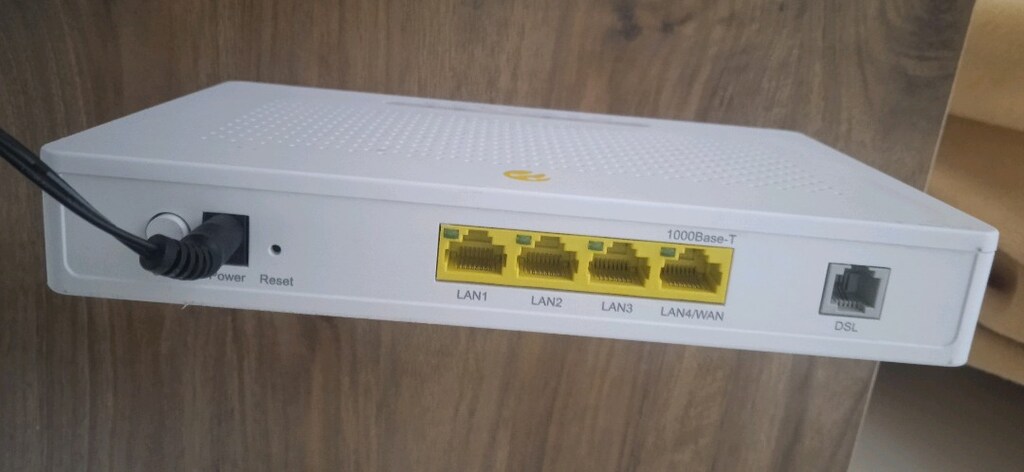 ZTE ZXHN H 168 A VDSL 2 MODEM - 3