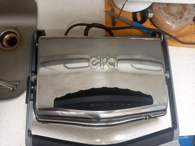 Tost makinesi