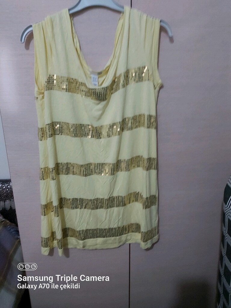 kullanilmiş pul süsleme tişört - 2