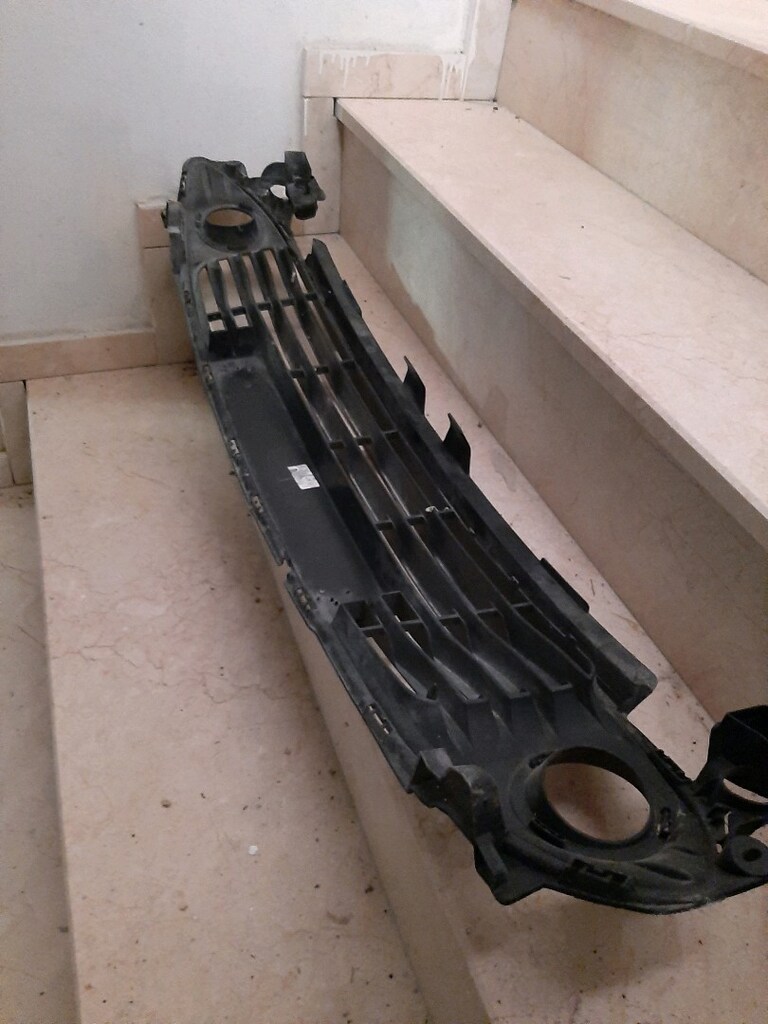renault clio 4 ön tampon ızgarası - 2