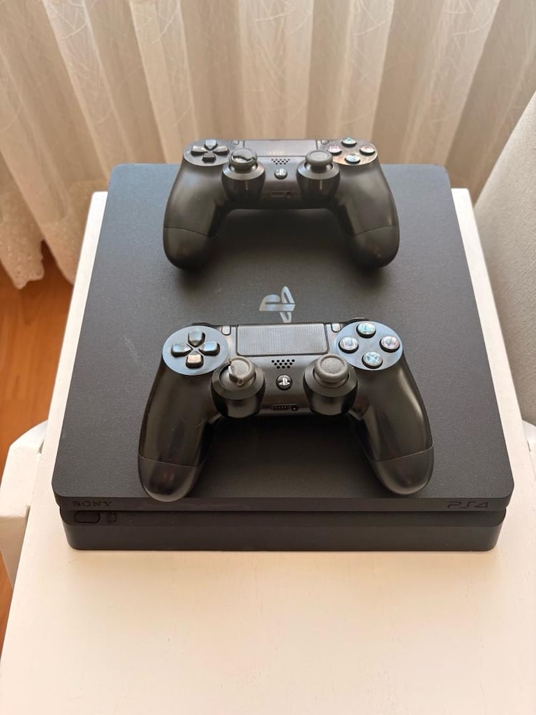 PS4 SLİM 512 GB ÇİFT KONSOL +FİFA 20 - 3