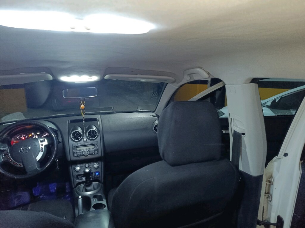 2011 model Nissan Qashqai - 12