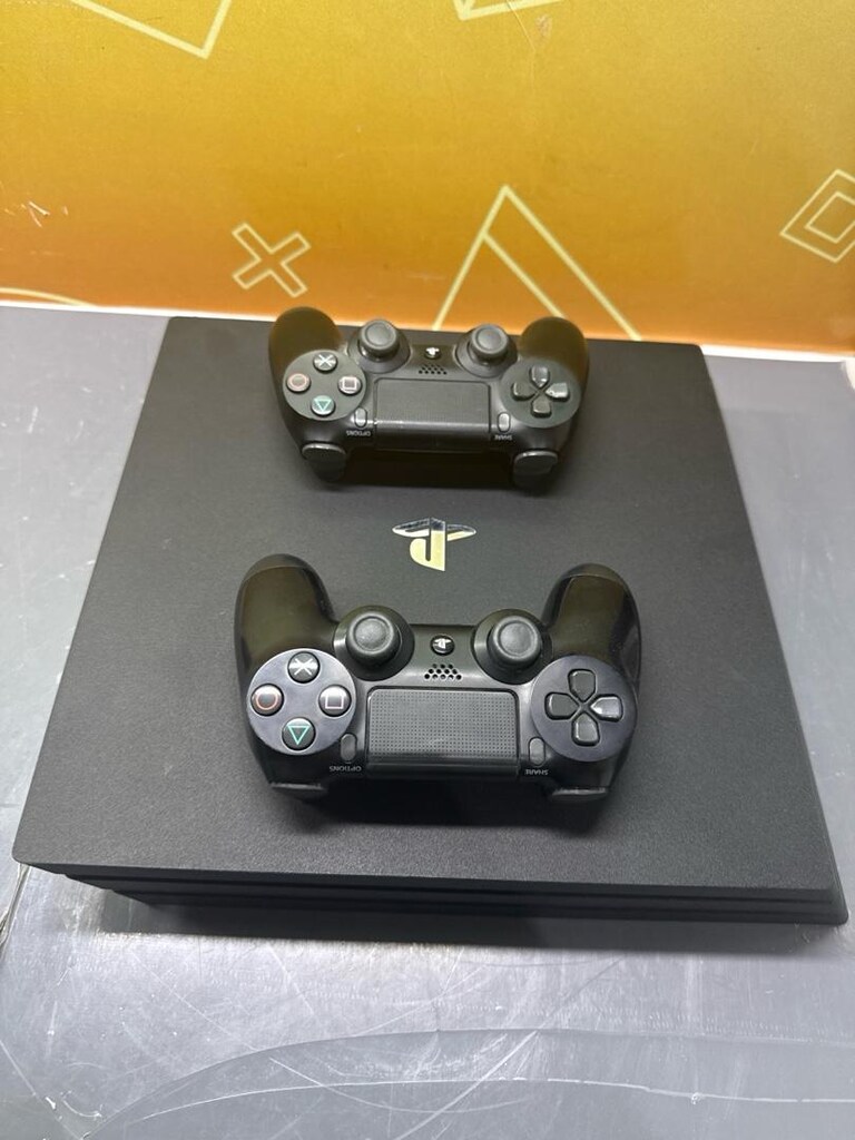 PLAYSTATION 4 PRO KIRIK 20 OYUN YÜKLÜ + 2 ADET ORİJİNAL PS 4 KOLU - 4