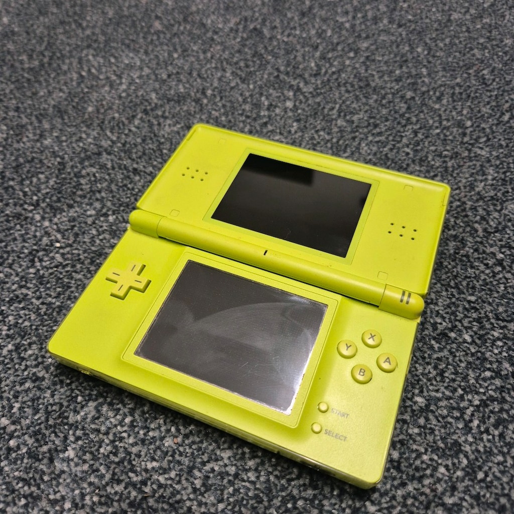 Nintendo DS Lite Lime Green + Hard Case - 4