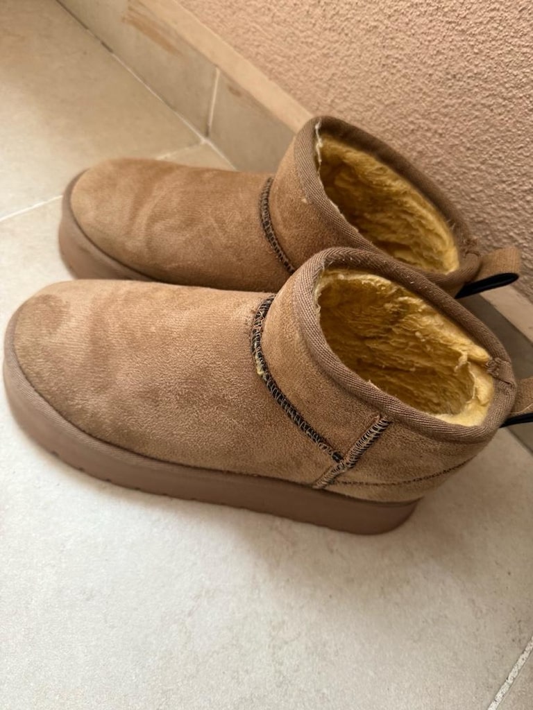 Ugg Bot