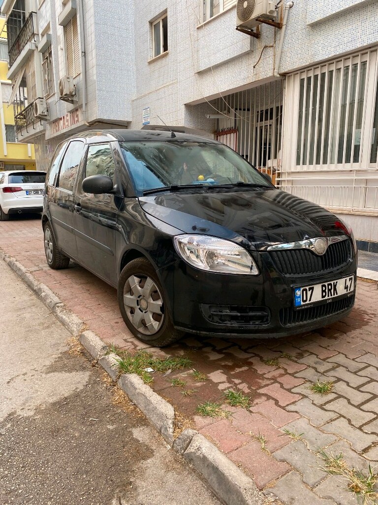 2009 model temiz roomster orjinal km - 2