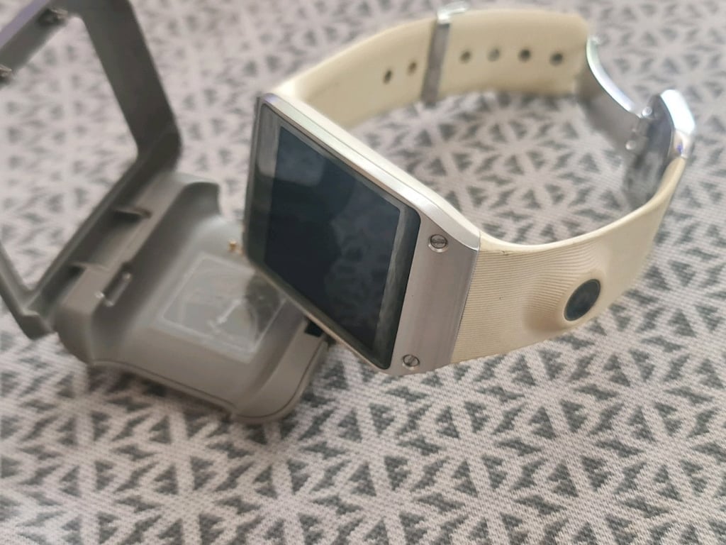 Sıfır gibi orjinal samsung gear kameralı akıllı kol saati - 7