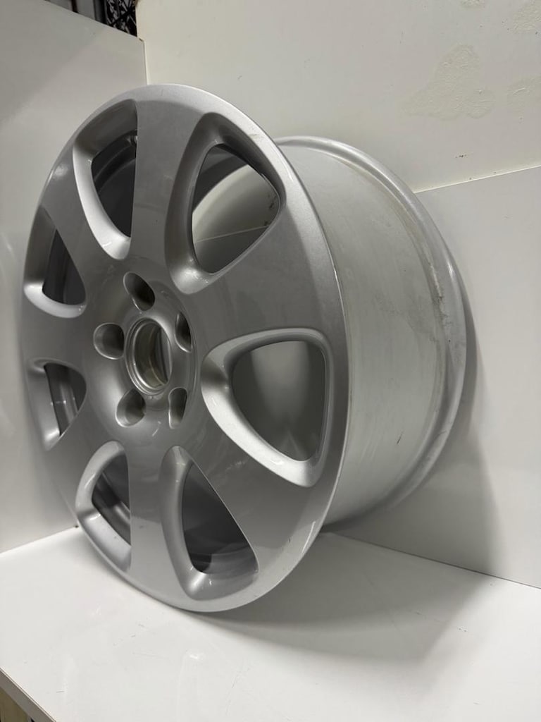 audi Q7 çelik jant 07-13 sıfır orjinal 18 inç 4L0601025E 1 adet mevcu - 2