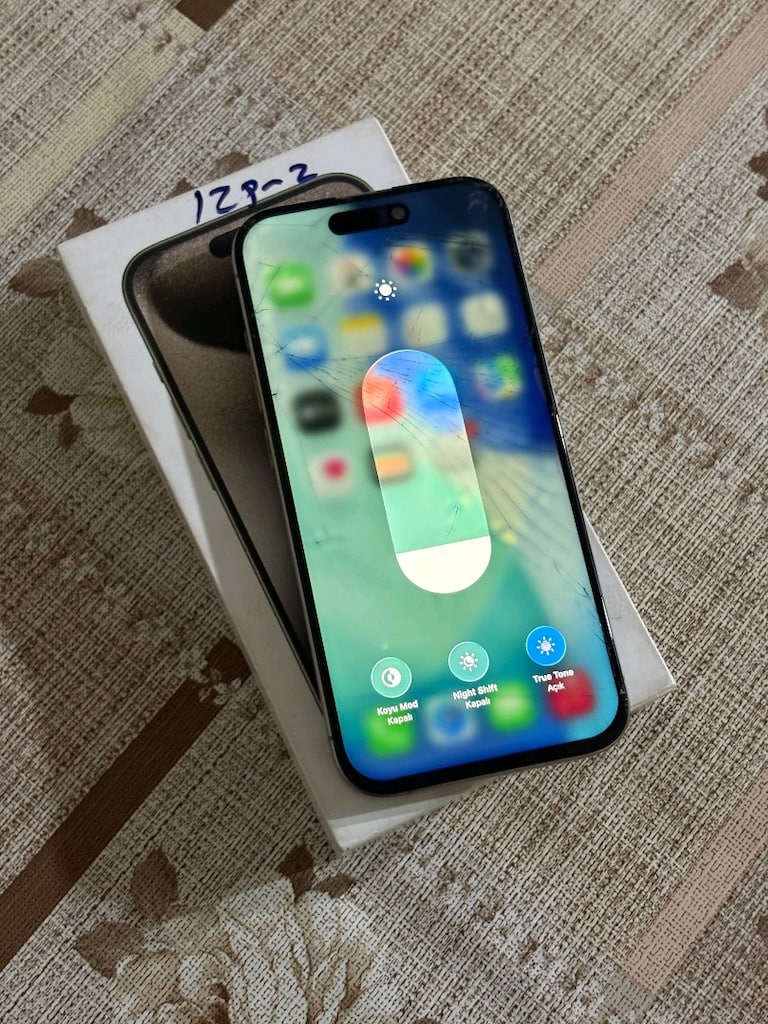 İPhone 15 Pro 128 GB YD - 2