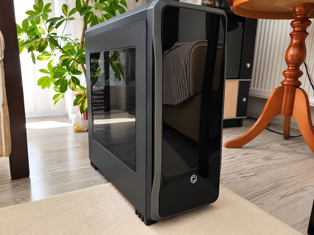 NVIDIA RTX 2060 - Ryzen 5 3500X - Corsair DDR4 16GB RAM - SSD - 2