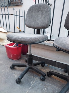 Döner sandalye. Ofis koltuğu. Kumaşlarının rengi solmuş.Adet fiyatıdır - 8