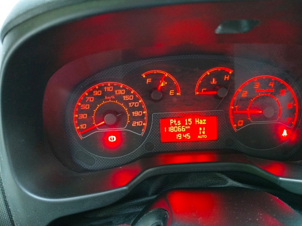 Sahibinden otomatik Fiat Fiorino 2017 model 118.000 KM - 16