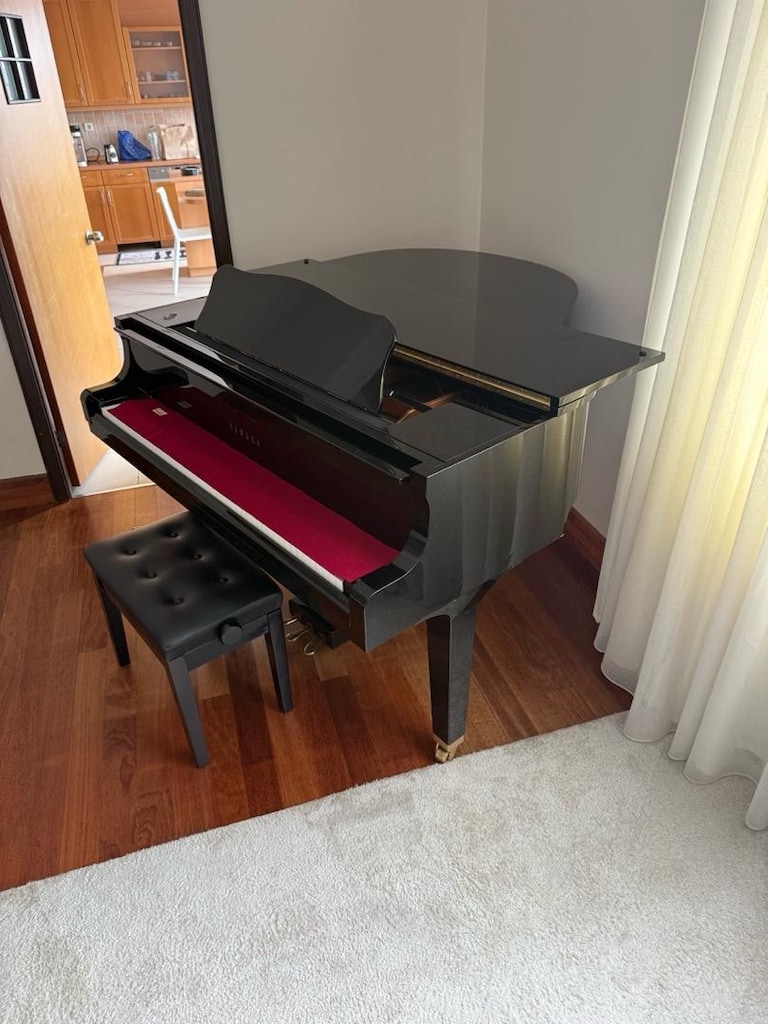 Yamaha GB1K Kuyruklu Piyano Parlak Siyah 2013 - 11