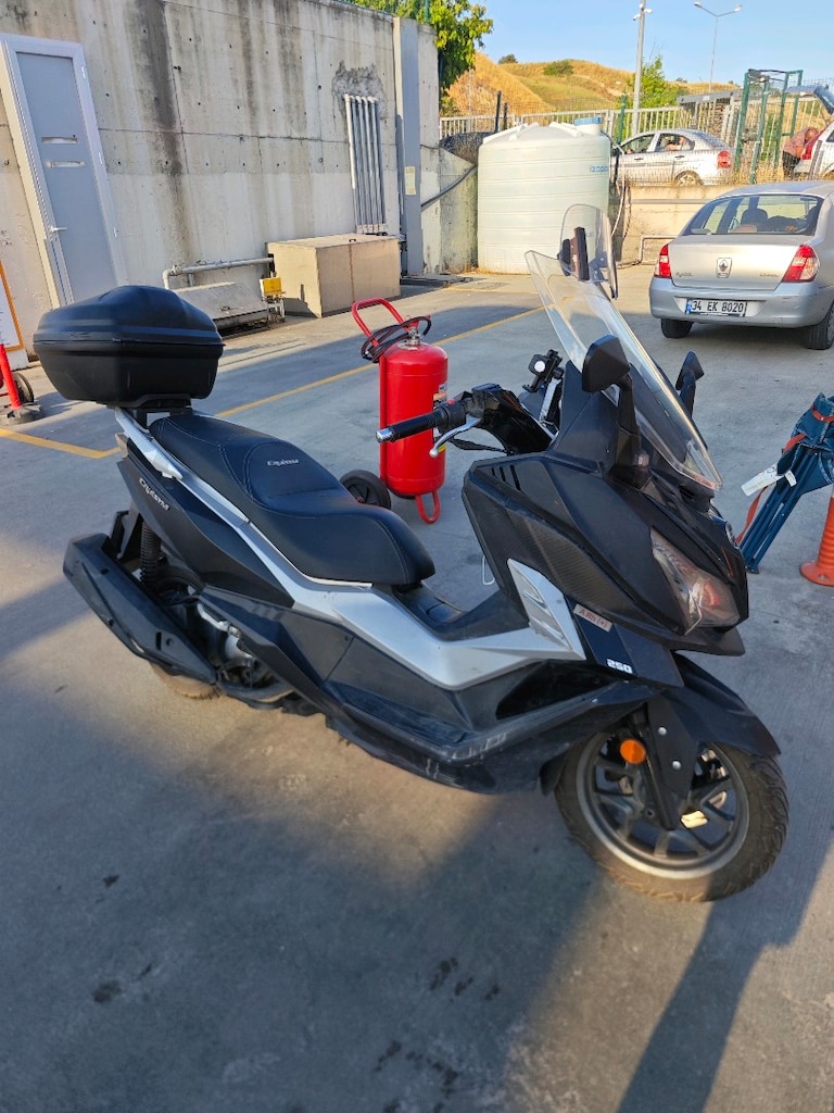 SYM cruisym 250 temiz kazasız - 2