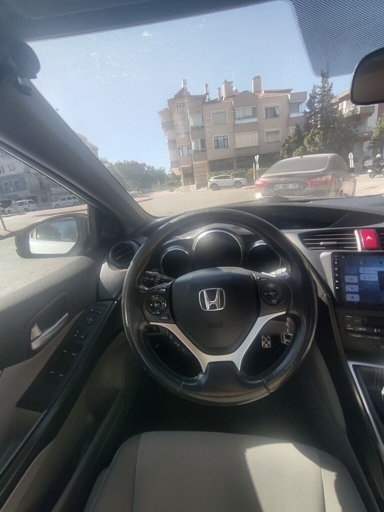 Tertemiz / Dipdiri / Düşük KM / Dizel Manuel / 2013 Model Honda Civic - 15