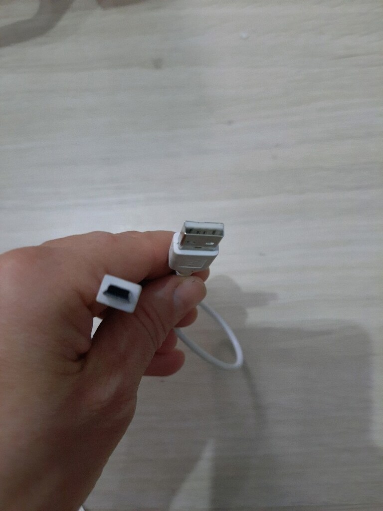 çeşitli şarj cihazı ve kablolar - 9